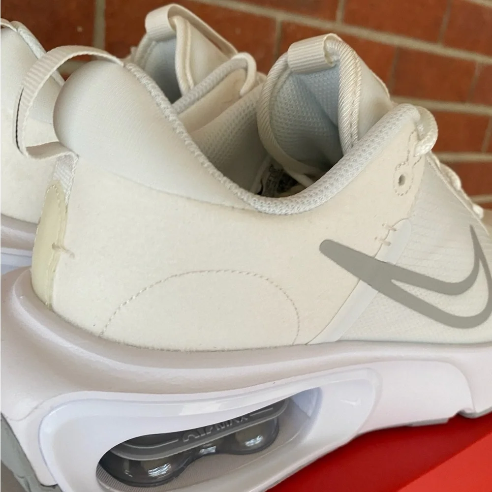 Nike Air Max Intrlk Women’s White Grey New Sneakers NIB Lifestyle Shoes - Picture 6 of 10